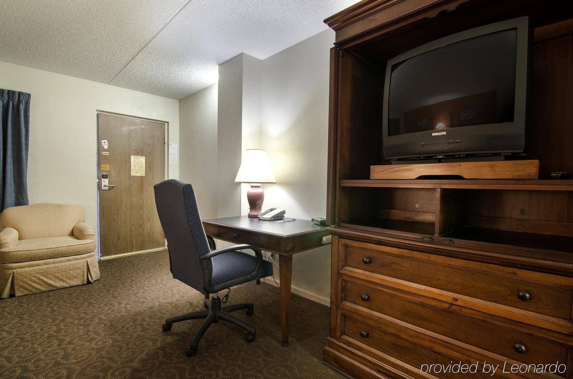 America'S Best Inn And Suites Emporia Eksteriør billede