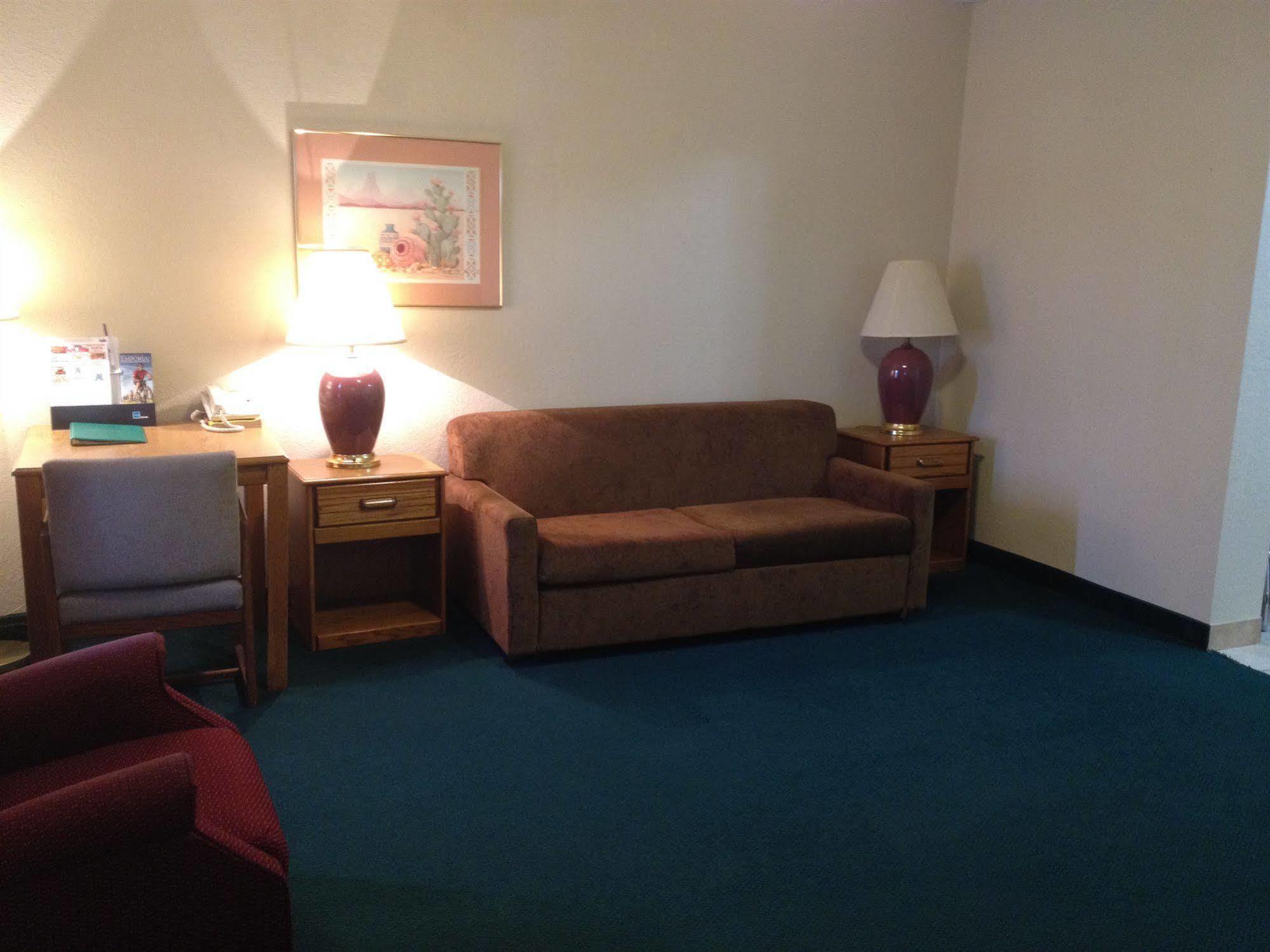 America'S Best Inn And Suites Emporia Eksteriør billede