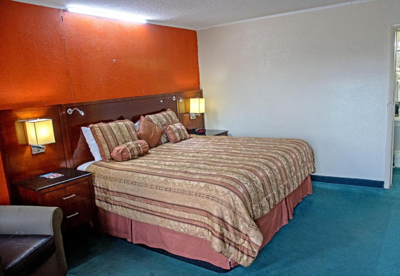 America'S Best Inn And Suites Emporia Eksteriør billede
