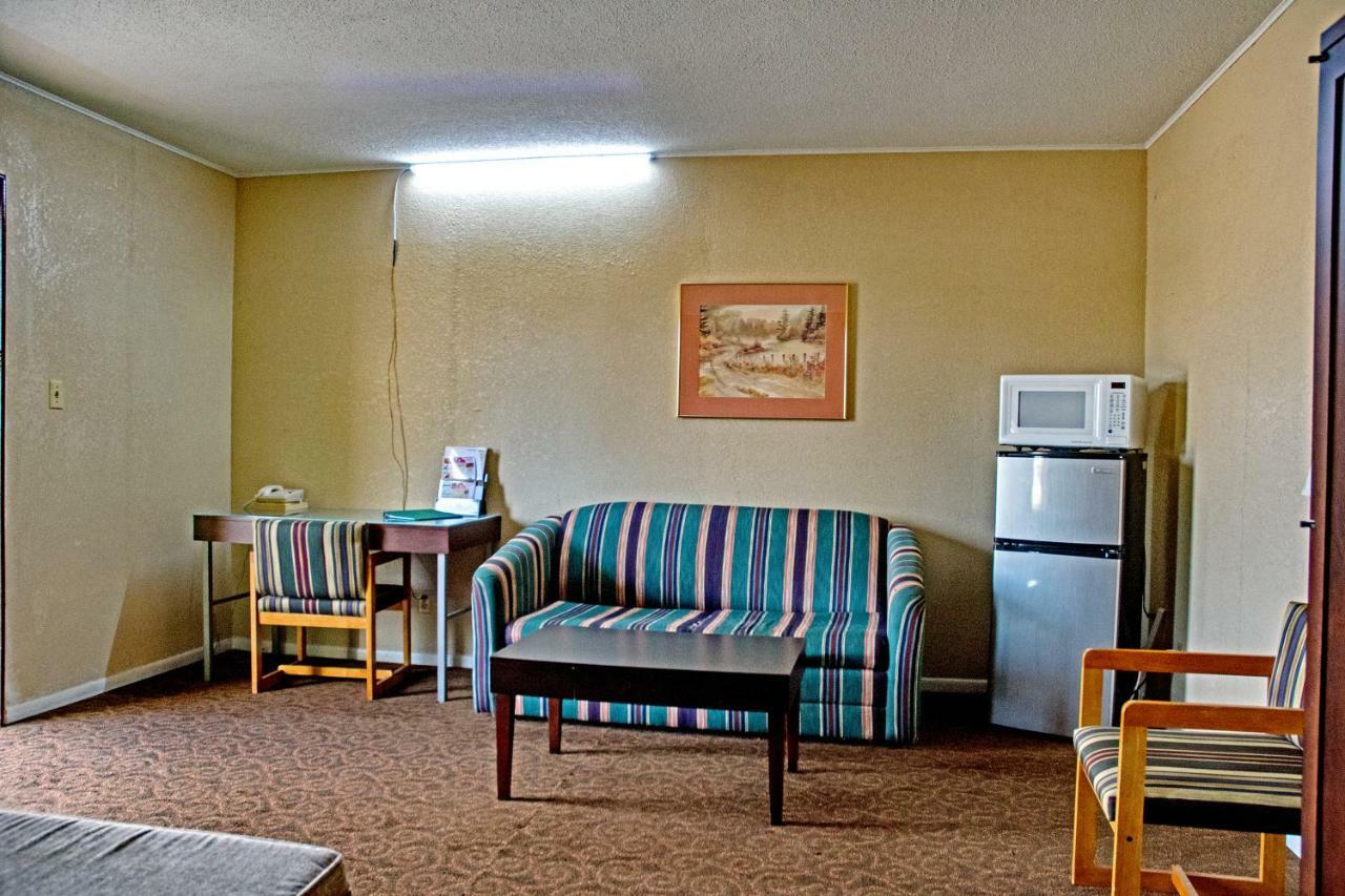 America'S Best Inn And Suites Emporia Eksteriør billede